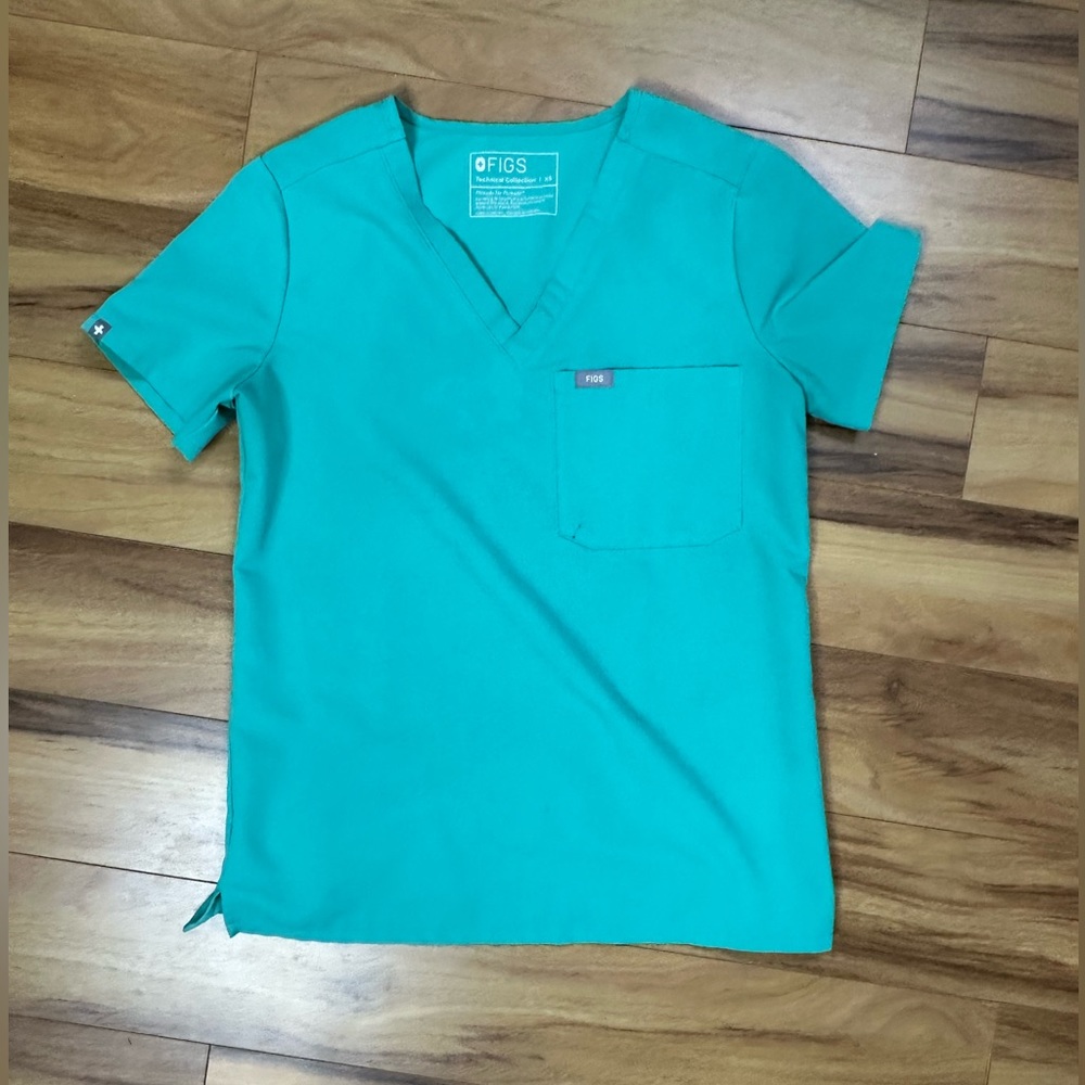 Limited Edition Figs Catarina Top in Surgical Green